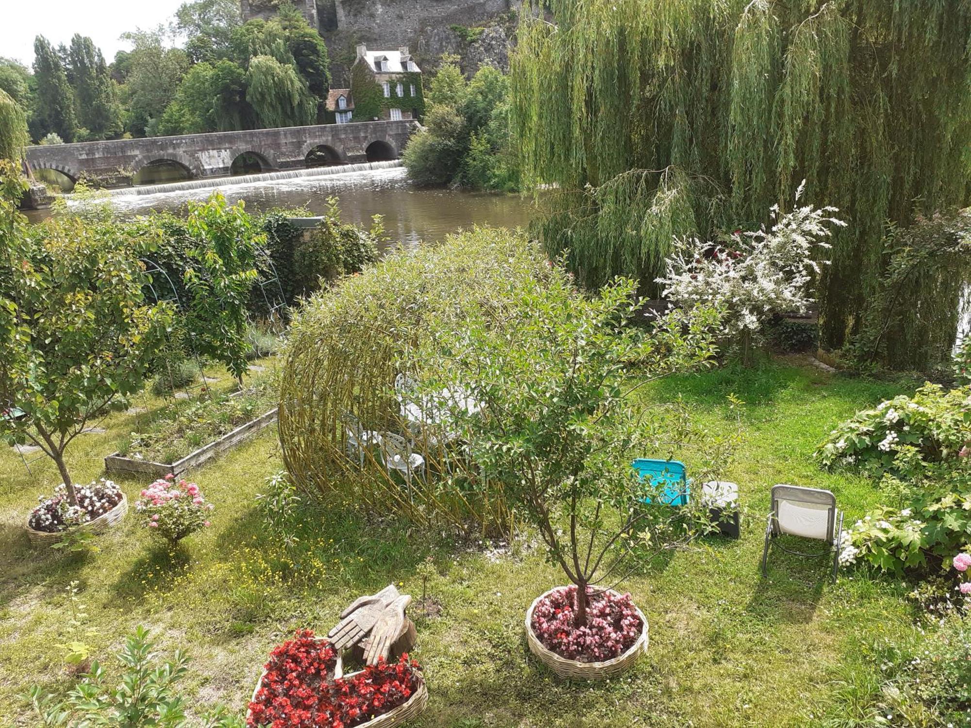 Le Refuge Des Alpes Mancelles Lägenhet Fresnay-sur-Sarthe Exteriör bild