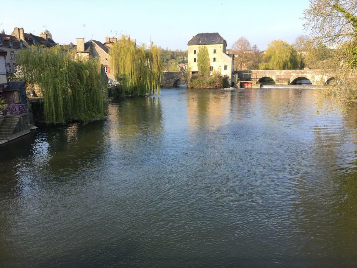 Le Refuge Des Alpes Mancelles Lägenhet Fresnay-sur-Sarthe Exteriör bild