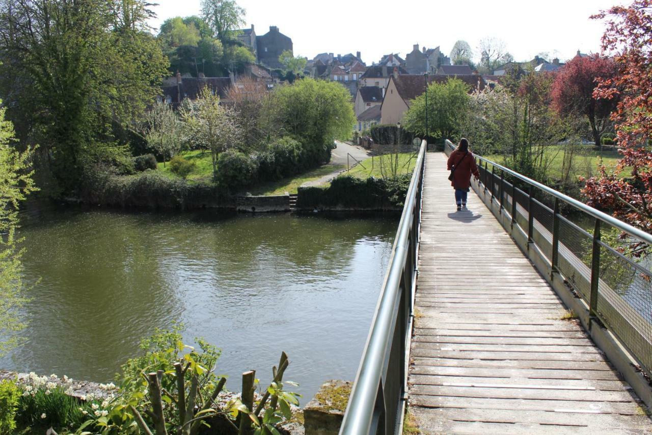 Le Refuge Des Alpes Mancelles Lägenhet Fresnay-sur-Sarthe Exteriör bild