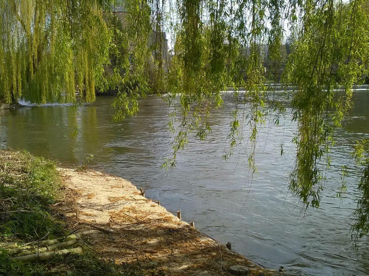 Le Refuge Des Alpes Mancelles Lägenhet Fresnay-sur-Sarthe Exteriör bild