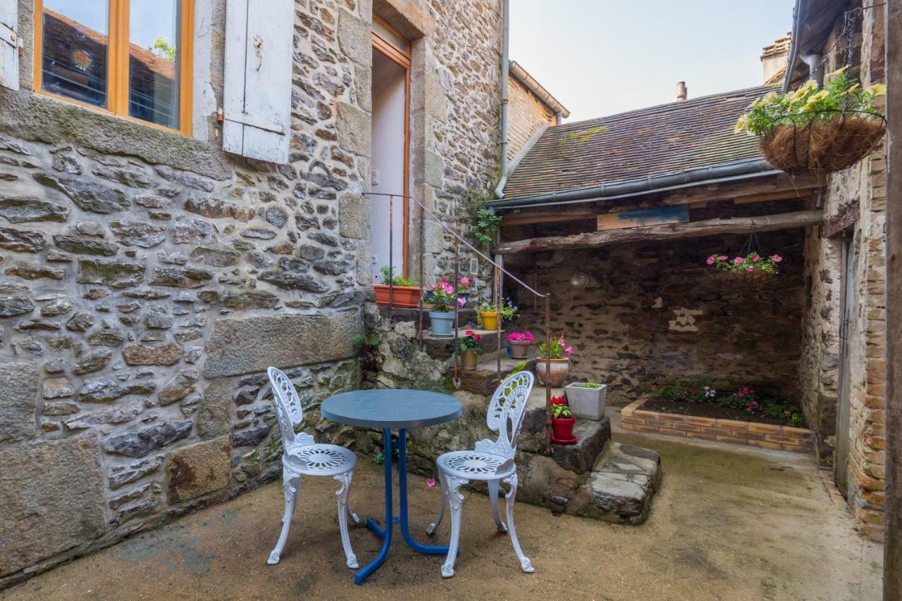 Le Refuge Des Alpes Mancelles Lägenhet Fresnay-sur-Sarthe Exteriör bild